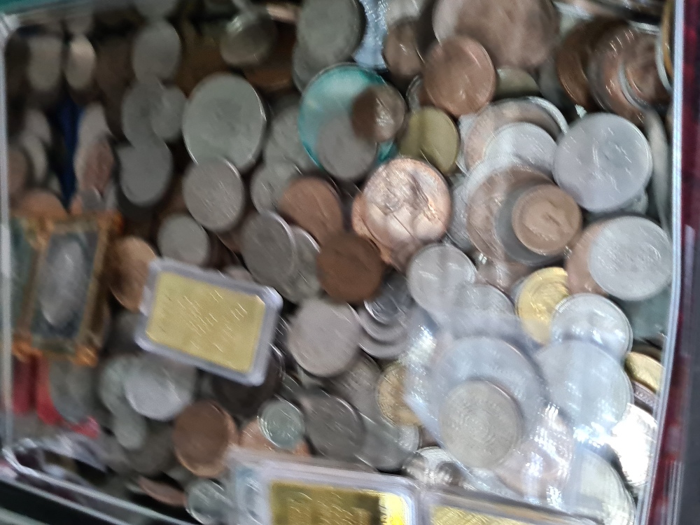 A tin of mixed coinage, bank notes, etc - Image 4 of 6