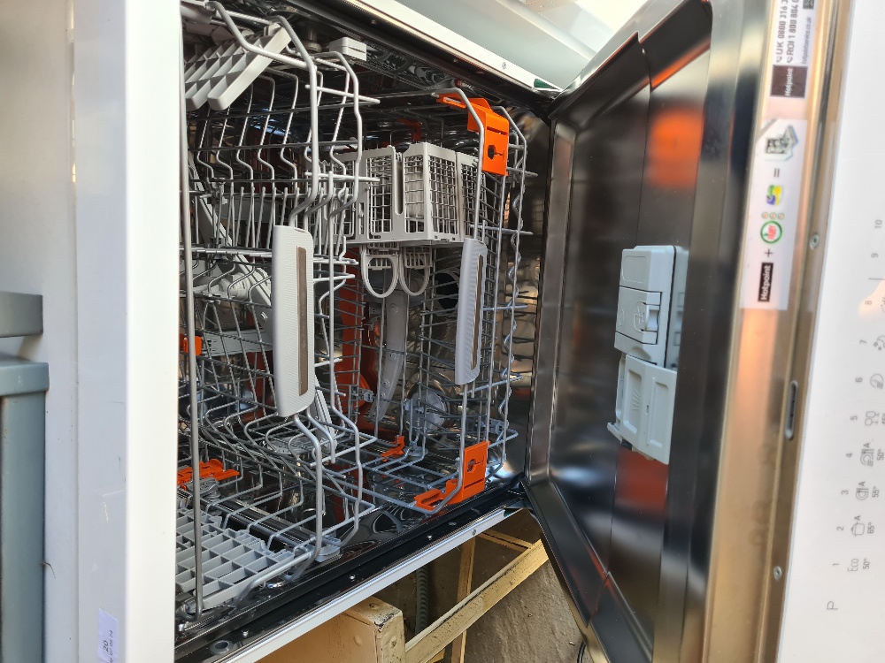 A Hotpoint dishwasher - Image 5 of 5