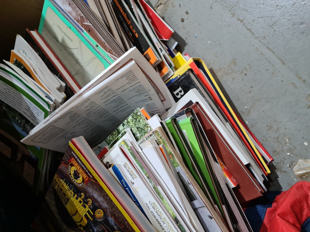 A quantity of railway related books, magazines and ephemera and miscellaneous ephemera - Image 13 of 13