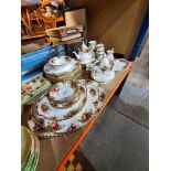 A quantity of Royal Albert "Old Country Roses", including teapot, etc