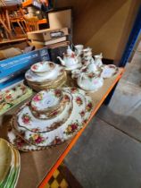 A quantity of Royal Albert "Old Country Roses", including teapot, etc