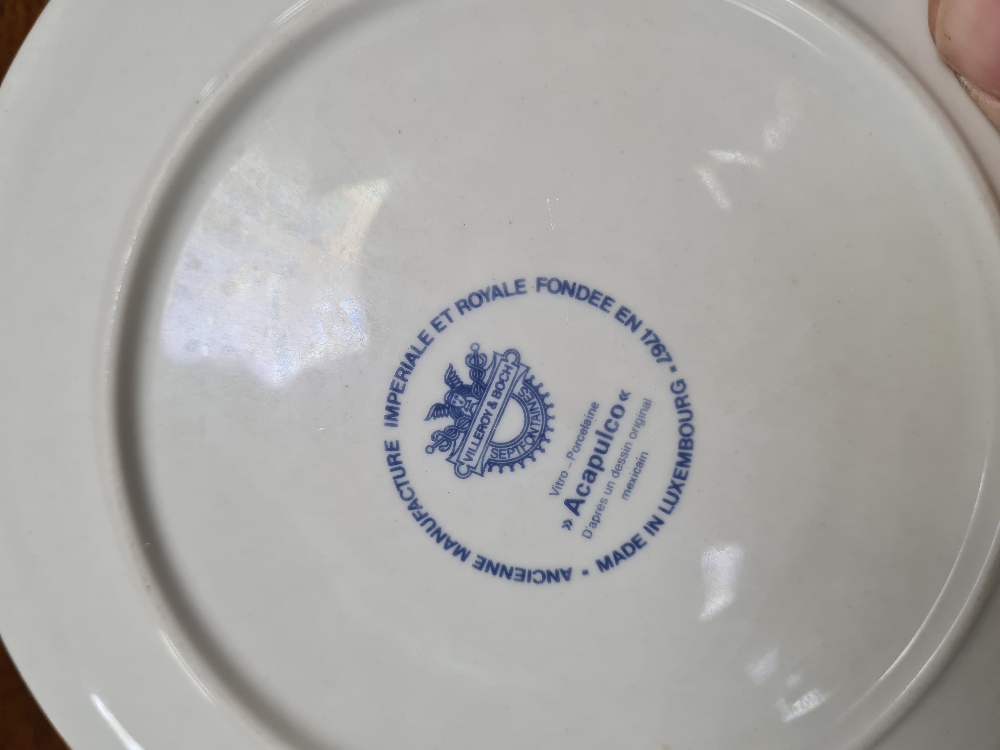 A small quantity of Villeroy and Boch Acapulco dinnerware, some well used - Image 3 of 3