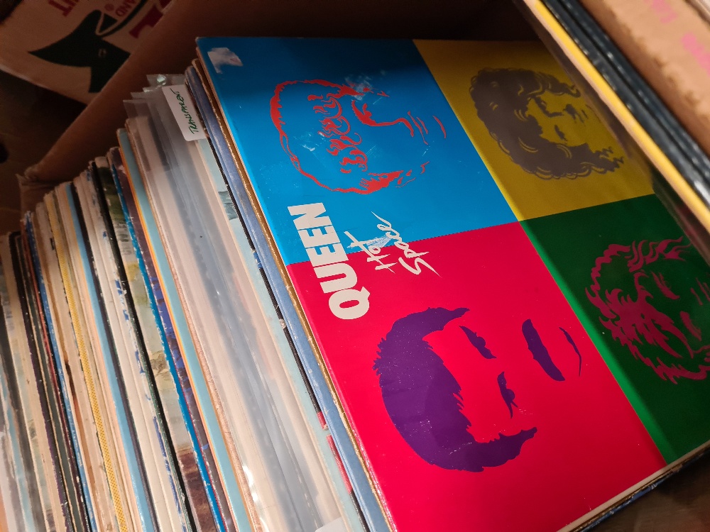 A box of Rock and Pop vinyl LPs from the 1970s and 80s including Queen, The Beatles and Pink Floyd - Image 4 of 11