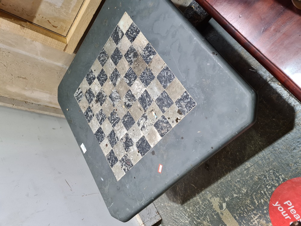 A marble pedestal table having square top with chess board centre, 66cms - Image 4 of 5