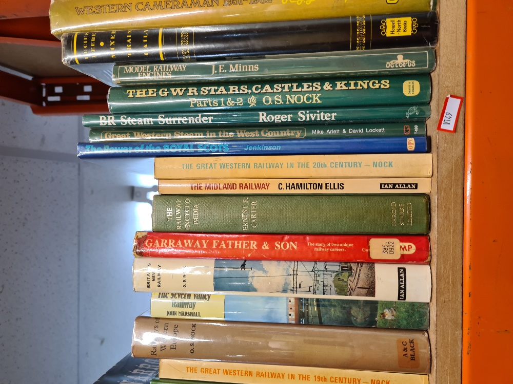 A shelf of books, mainly relating to railways - Image 2 of 6