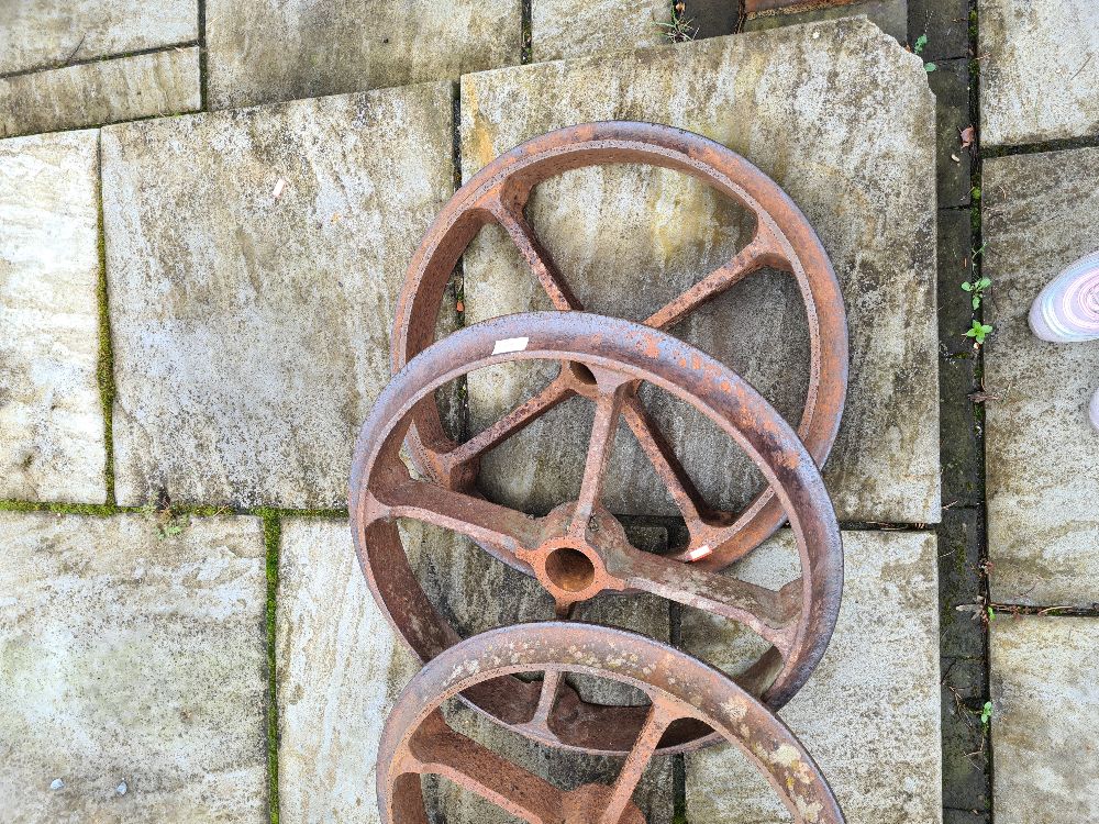 Four cast iron wheels - Image 2 of 5