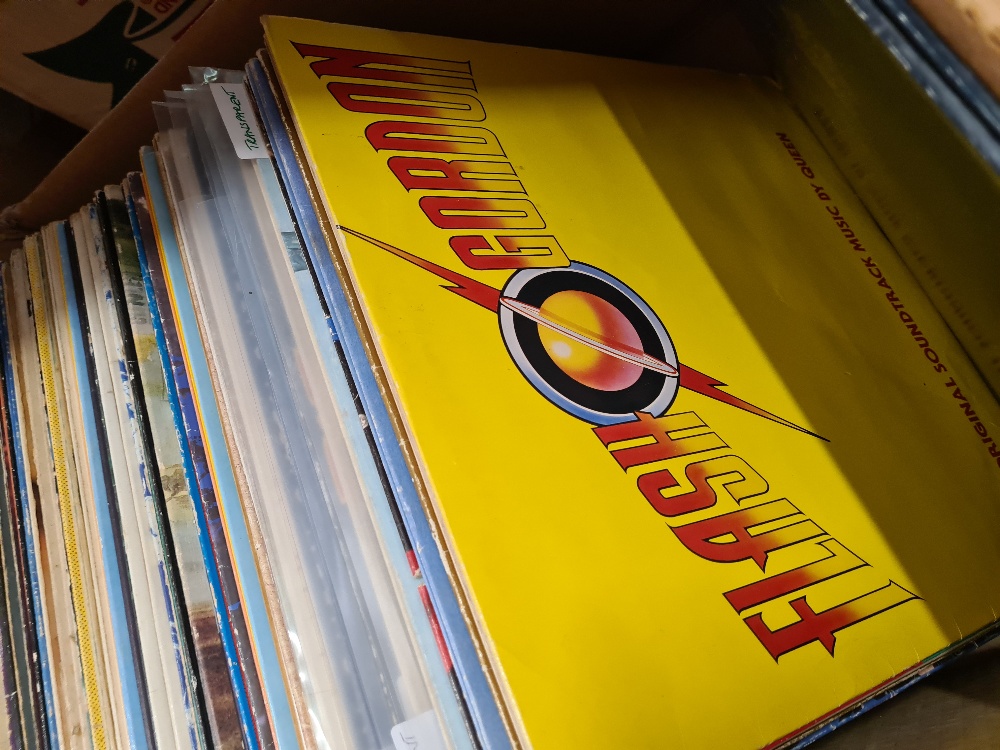 A box of Rock and Pop vinyl LPs from the 1970s and 80s including Queen, The Beatles and Pink Floyd - Image 3 of 11