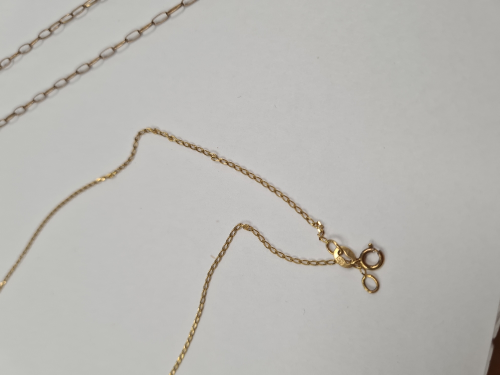Four fine 9ct yellow gold chains, one hung with a heart shaped pendant set diamond - Image 4 of 12