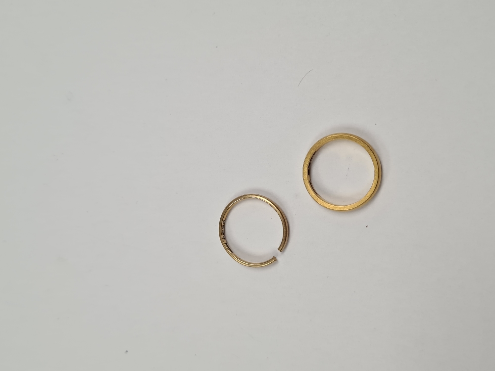 Two 22ct yellow gold wedding bands, one AF, the other size M, both marked 22, approx 6.10g - Image 3 of 8