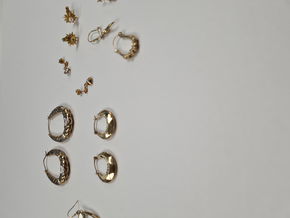 Quantity of 9ct yellow gold earrings including 2 pairs of Creoles, and other earrings, approx 6.8g - Image 2 of 8