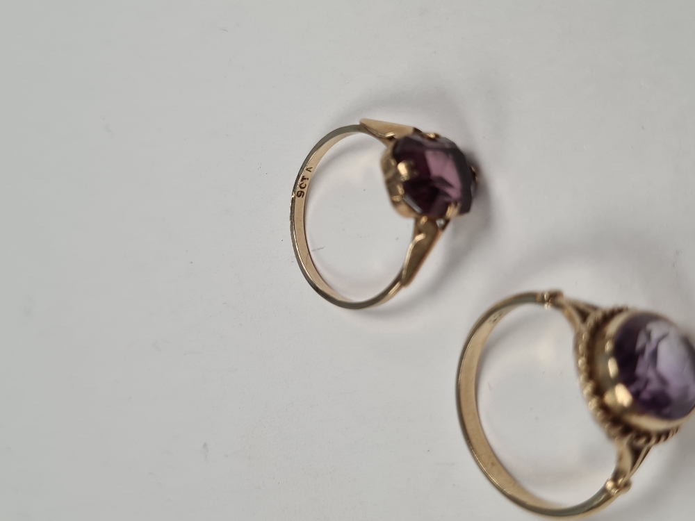 9ct yellow gold dress ring set with oval faceted mixed cut amethyst rubover set in twisted frame on - Image 7 of 8