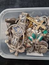 Mixed costume jewellery, to include large silver lockets, bracelets, rings, pendants, etc