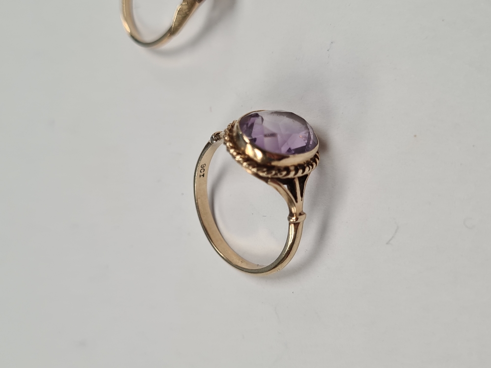 9ct yellow gold dress ring set with oval faceted mixed cut amethyst rubover set in twisted frame on - Image 8 of 8