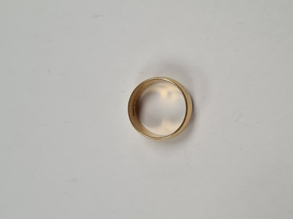 22ct yellow gold wedding band, 8mm wide, marked 22, London maker S & W, approx 10g - Image 8 of 8