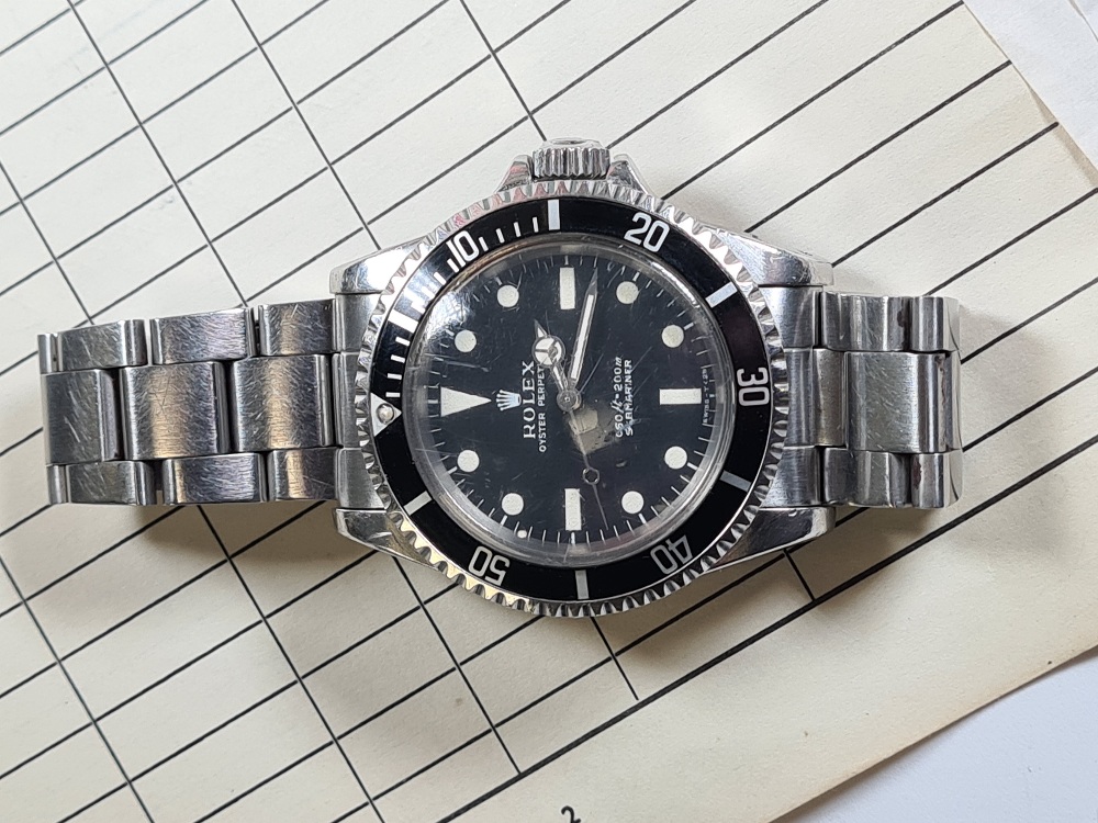 Rolex; a 1970s Rolex Submariner. A lovely gent's Rolex Oyster Perpetual Submariner Diving Watch - th - Image 2 of 8