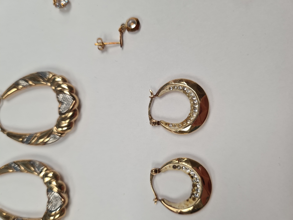 Quantity of 9ct yellow gold earrings including 2 pairs of Creoles, and other earrings, approx 6.8g - Image 7 of 8