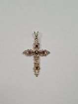 9ct yellow gold decorative garnet set cross pendant, marked 375, maker MM, approx 1.88g, 4cm x 2cm