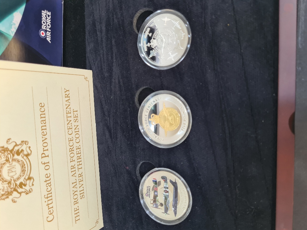 A Silver Proof 2018 RAF Centenary 3 coin set, a Silver Proof 2019 3 coin D-Day set, a 2016 UK Date S - Bild 7 aus 13
