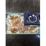 Quantity of costume jewellery including Jade necklace, Silver matching necklace and bracelet set, br