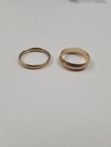 Two 9ct yellow gold wedding bands, one a plain band, both marked, 375, approx 3.97g