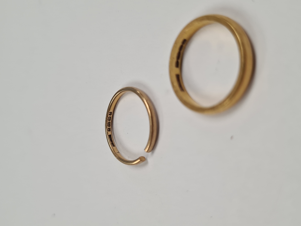 Two 22ct yellow gold wedding bands, one AF, the other size M, both marked 22, approx 6.10g - Image 8 of 8