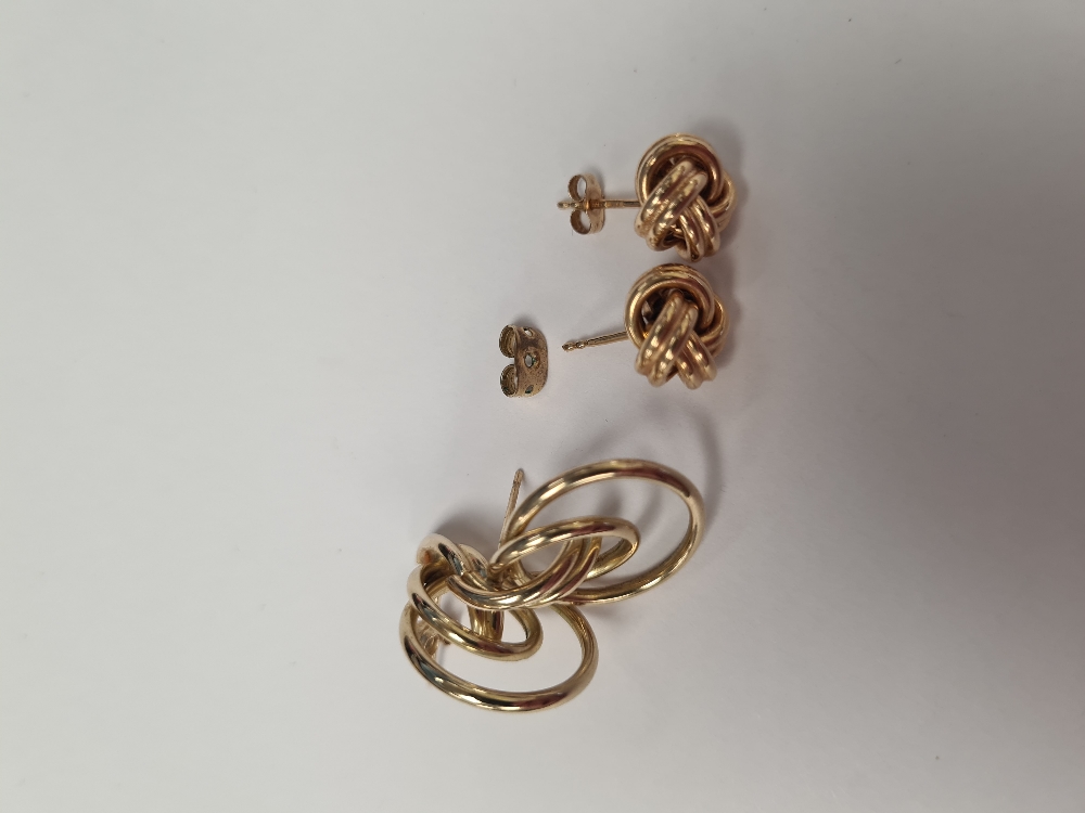 Pair of 9ct gold knot design earrings, marked 375, and a yellow metal pair of earrings, unmarked, ap - Image 2 of 2