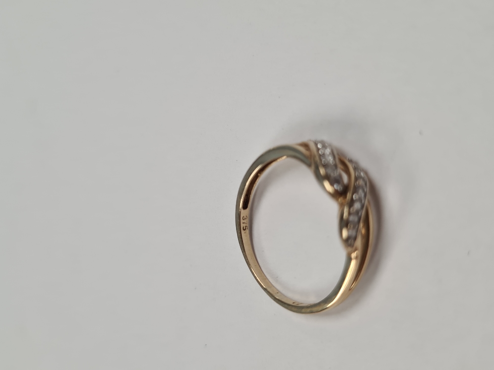 9ct yellow gold dress ring inset cubic zirconia, size R, marked 375, approx 1.59g - Image 3 of 4