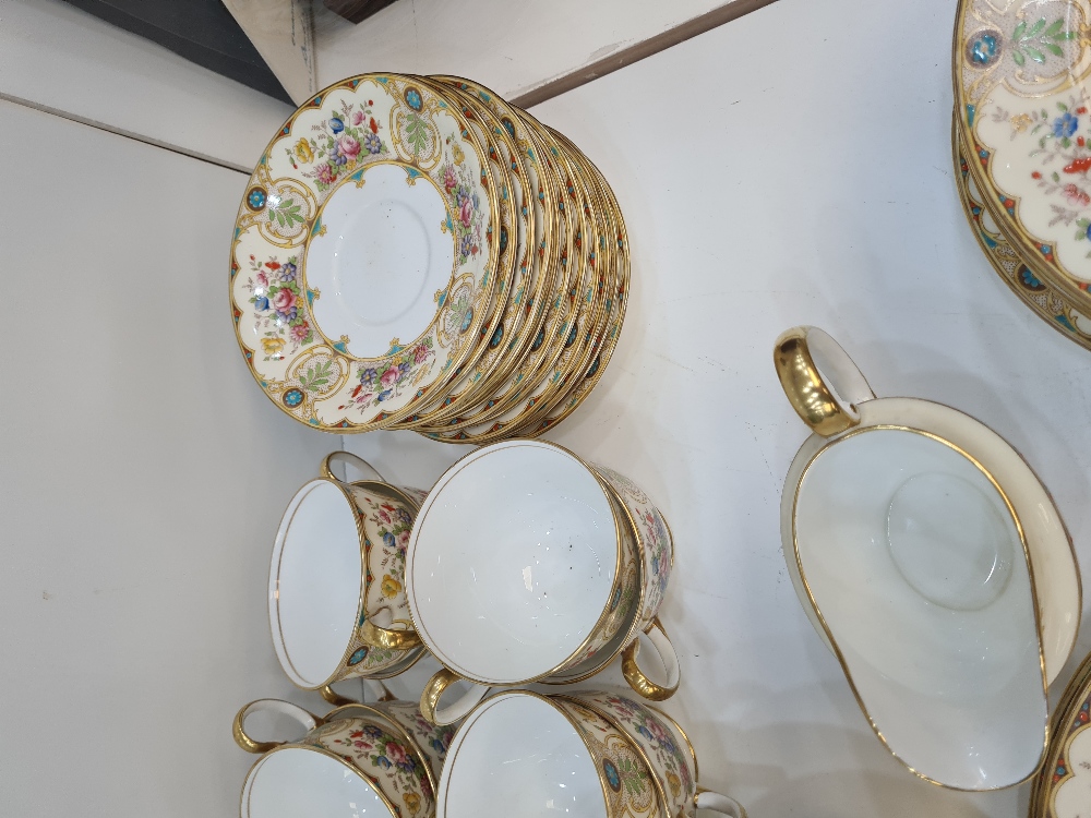 A quantity of Aynsley Regina pattern tea ware, including 12 cups and saucers - Image 3 of 6