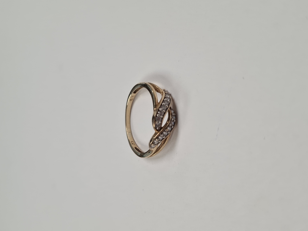 9ct yellow gold dress ring inset cubic zirconia, size R, marked 375, approx 1.59g
