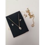 Small quantity of 9ct gold jewellery to include dolphin studs and pendant, etc