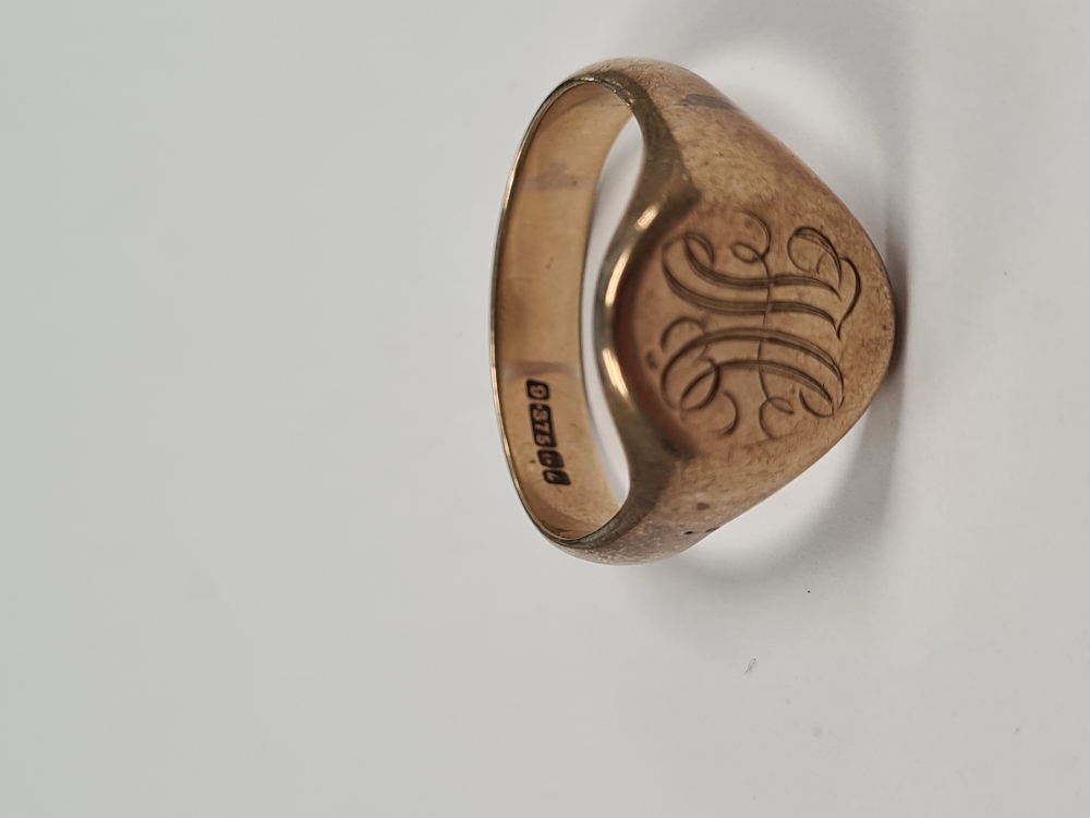 9ct yellow gold gents signet ring with oval panel inscribed with initials, marked 375, 8.67g approx. - Image 2 of 4
