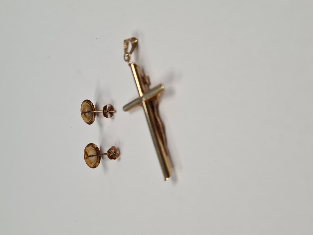 9ct yellow gold Crucifix pendant, and a pair of 9ct gold cubic zirconia set earrings, crucifix marke - Image 3 of 6