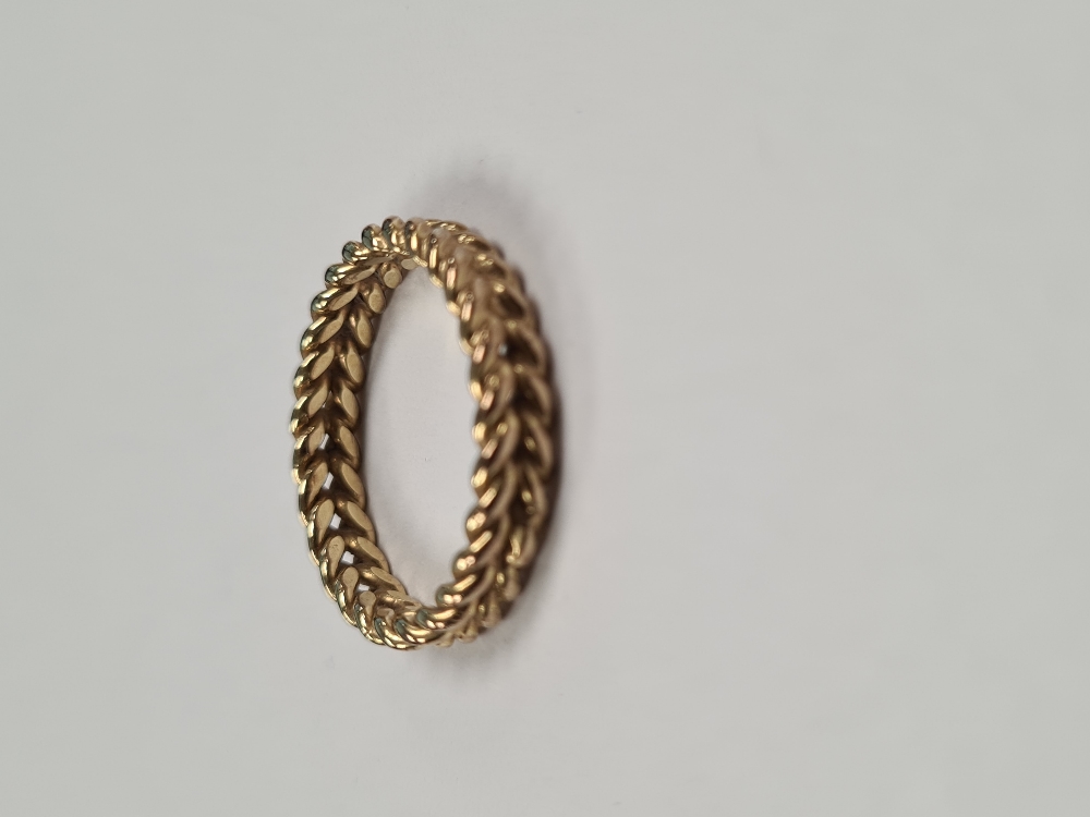9ct yellow gold plaited wedding band, marked 375, size Q, approx 2.8g - Image 2 of 4