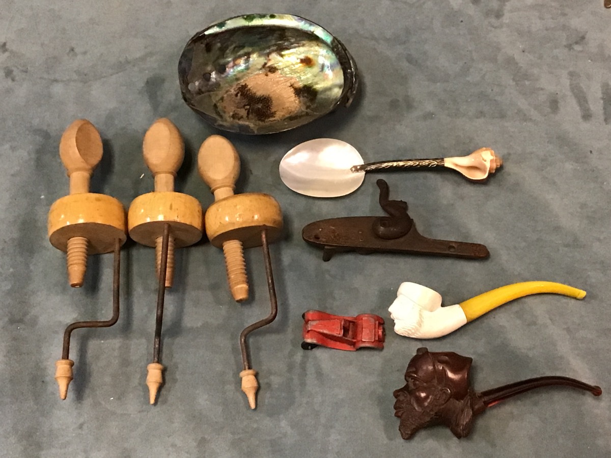 Miscellaneous collectors items - six treen boxes, three sewing clamps, a meerschaum Turks head pipe, - Image 2 of 3
