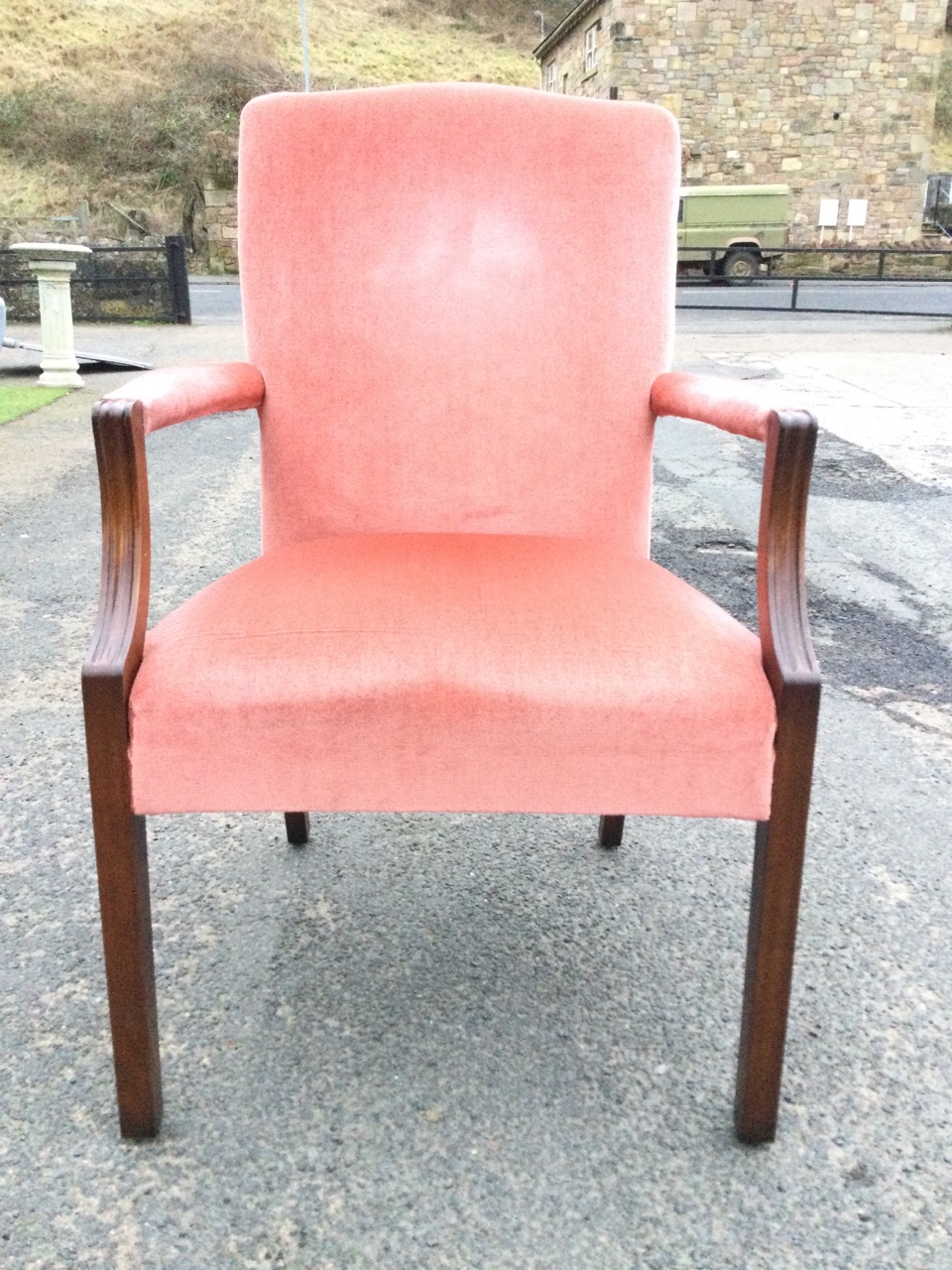 A Georgian style mahogany Gainsborough armchair the arched rectangular upholstered back and seat - Bild 2 aus 3