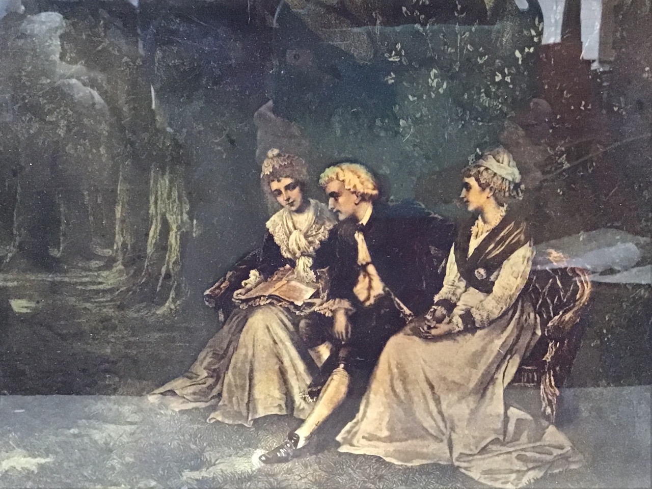A Victorian crystoleum print with ladies at a summer tea party and suitor in background, in acanthus - Bild 3 aus 3