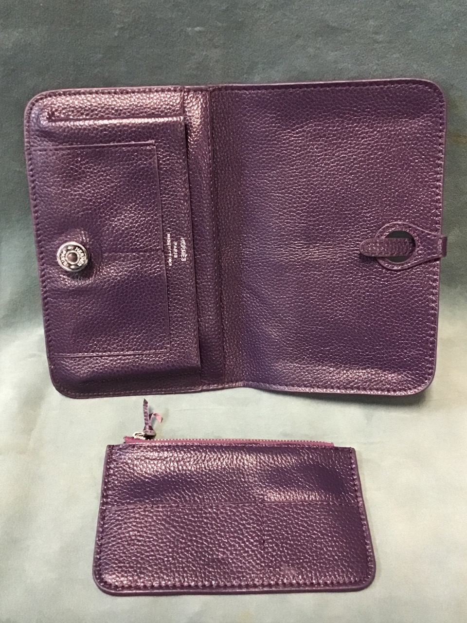 A Hermès purple leather wallet with metal closure and two compartments, having removable matching - Image 2 of 3
