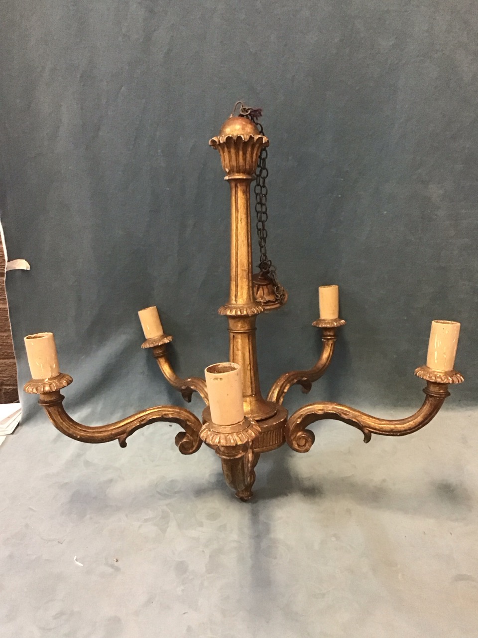 A giltwood five-light chandelier with tapering fluted column and boss supporting five leaf - Image 2 of 3
