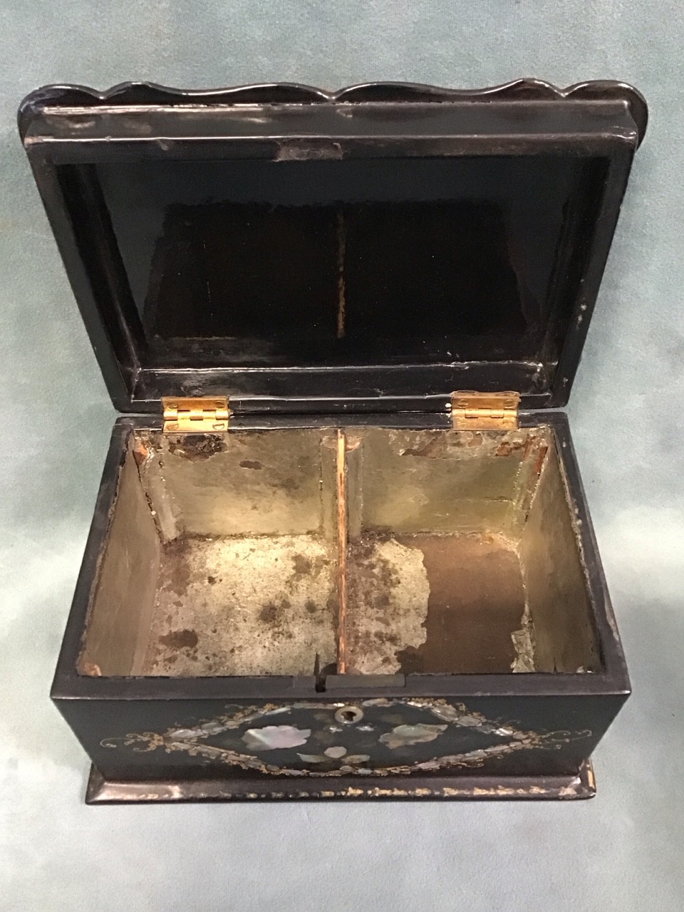 A Victorian rectangular papier-mâché tea caddy with moulded wavy edged cover twin lined - Image 2 of 3