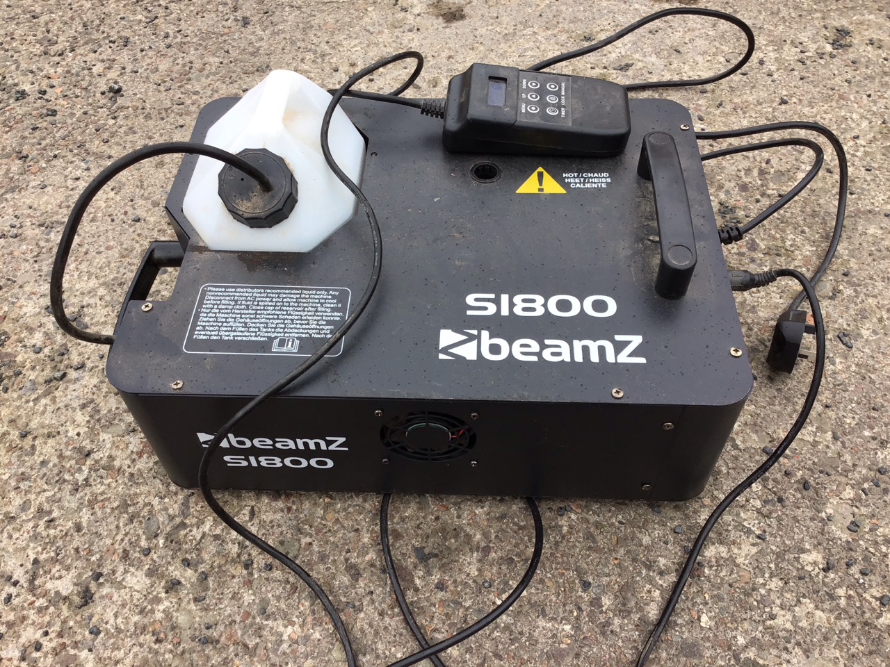 An electric smoke machine, the working zbeamz equipment complete with fluids and cabled control - Image 2 of 3