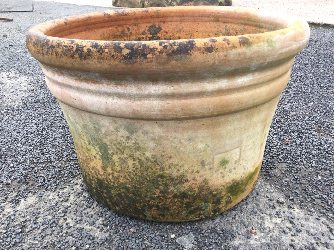 A wide terracotta garden pot with moulded rim. (19.5in x 13in) - Image 3 of 3