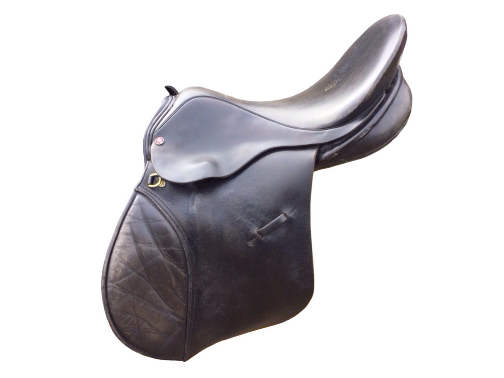 A Lovatt & Ricketts general purpose leather saddle.