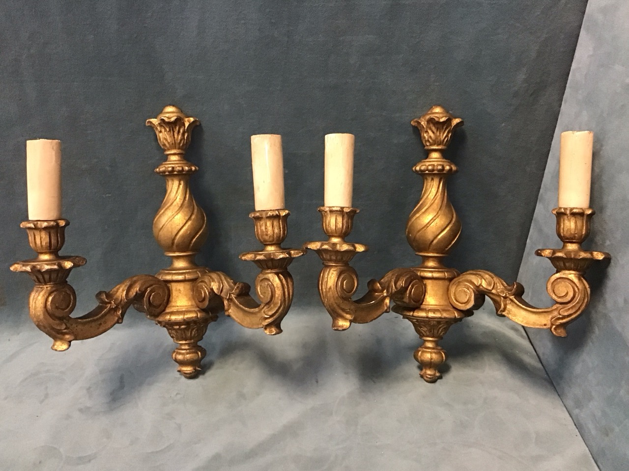 A giltwood five-light chandelier with tapering fluted column and boss supporting five leaf - Image 3 of 3