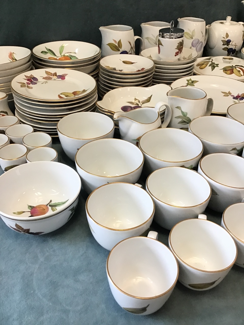An extensive Royal Worcester service in the Evesham pattern - cups, saucers, teaplates, bowls, - Image 3 of 3
