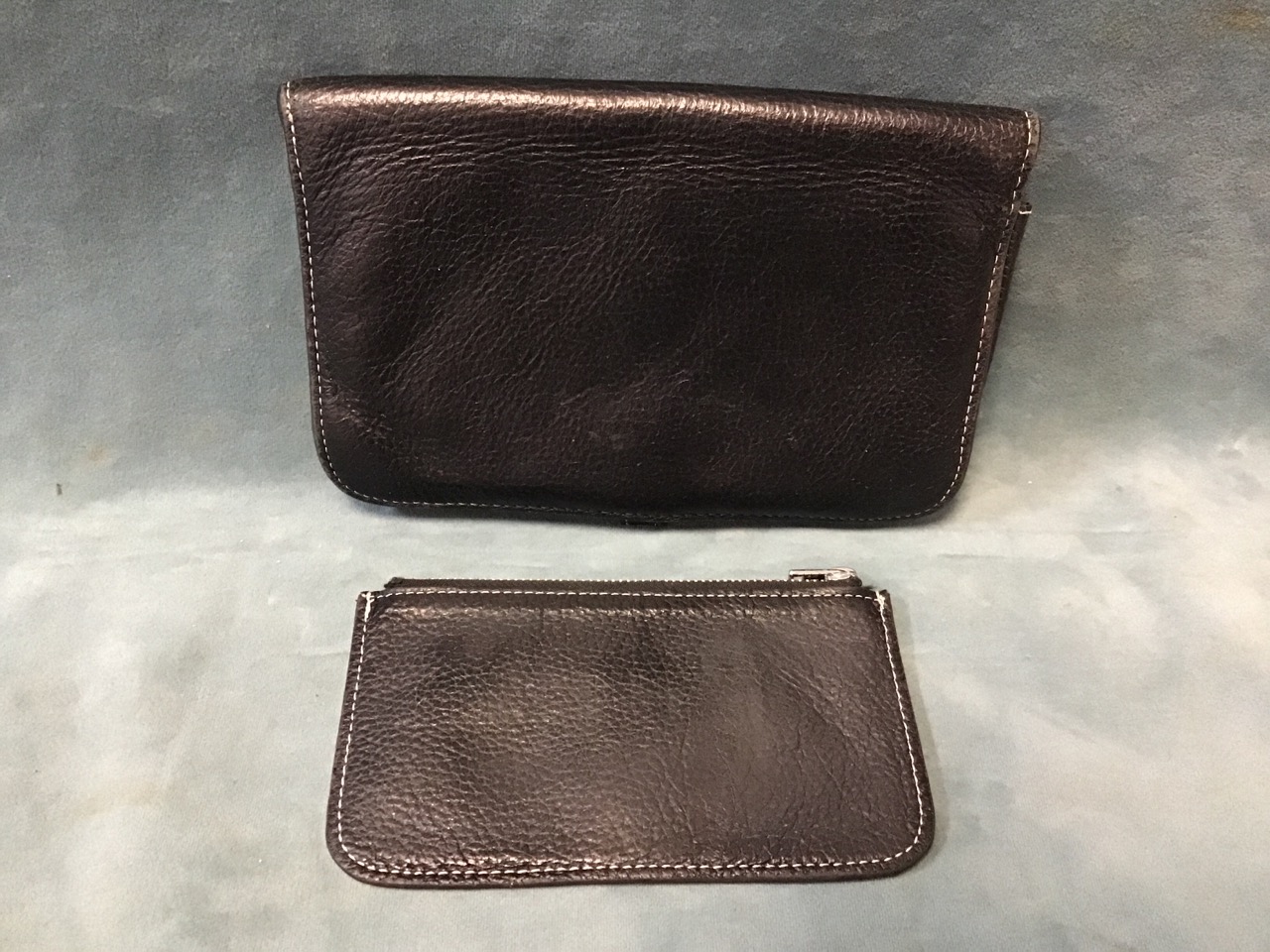 A black leather Hermès wallet, with removable coin purse, twin compartments and contrasting - Image 3 of 3