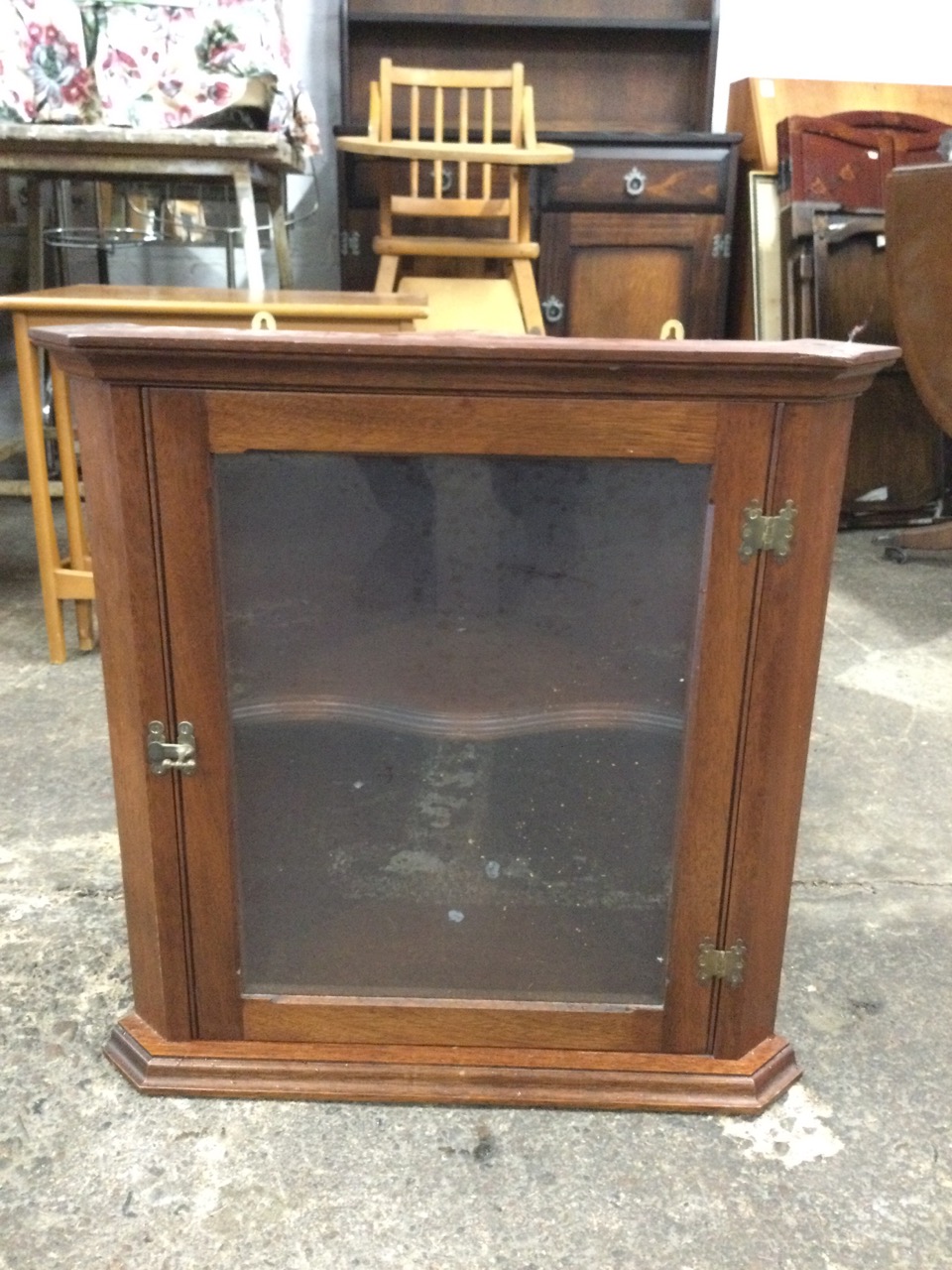 An Edwardian mahogany hanging corner cabinet with moulded cornice above a glazed door with brass - Image 2 of 3