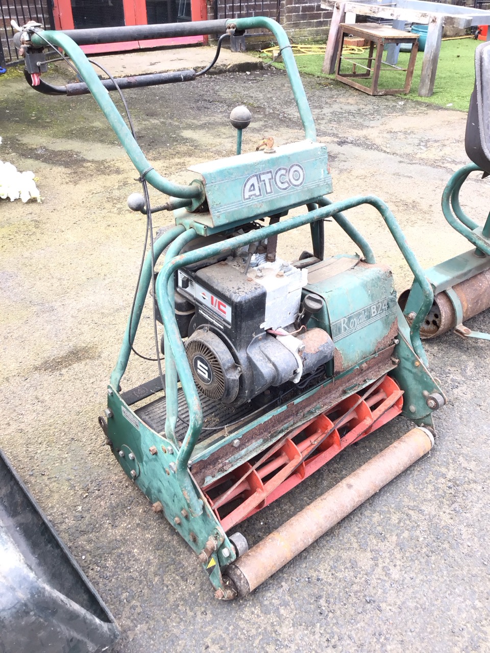 An Atco Royal B24 ride-on mower with detachable seat and roller and grass collection bucket. (3) - Image 3 of 3