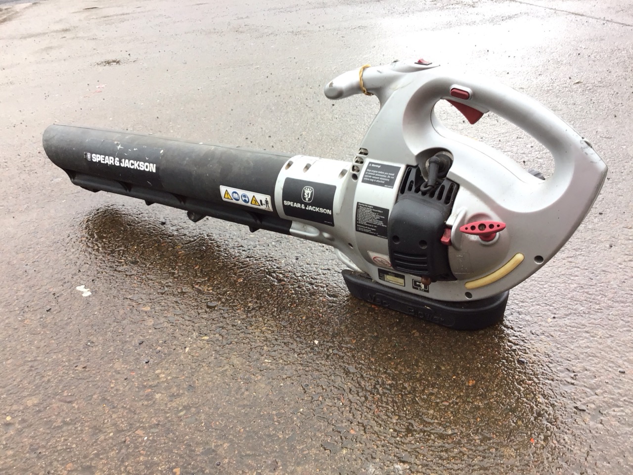 A Spear & Jackson petrol leaf blower vac - model SPJBV 3200, with collection sack, wheeled head - Image 3 of 3