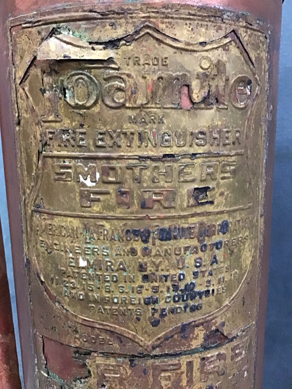 An American cylindrical copper and brass fire extinguisher by the American La France & Foamite - Image 3 of 3