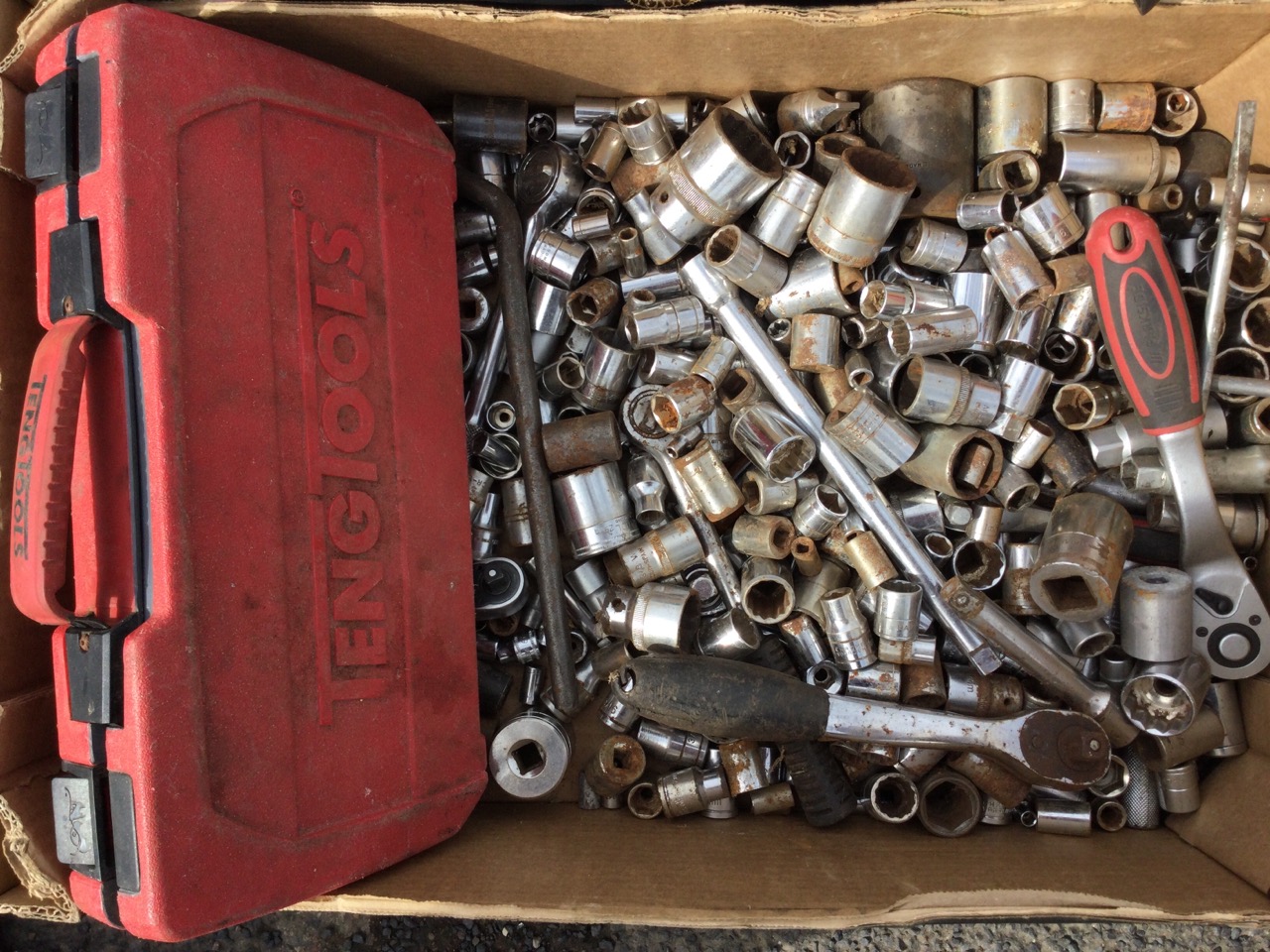 A socket set and a large quantity of loose sockets, wrenches, etc; and a box of miscellaneous - Image 2 of 3